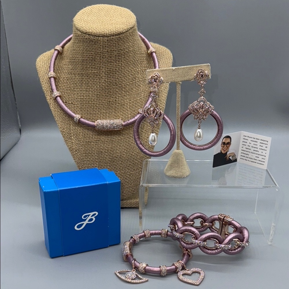 Beautiful Four piece set by Joan Boyce 
Satin Mauve